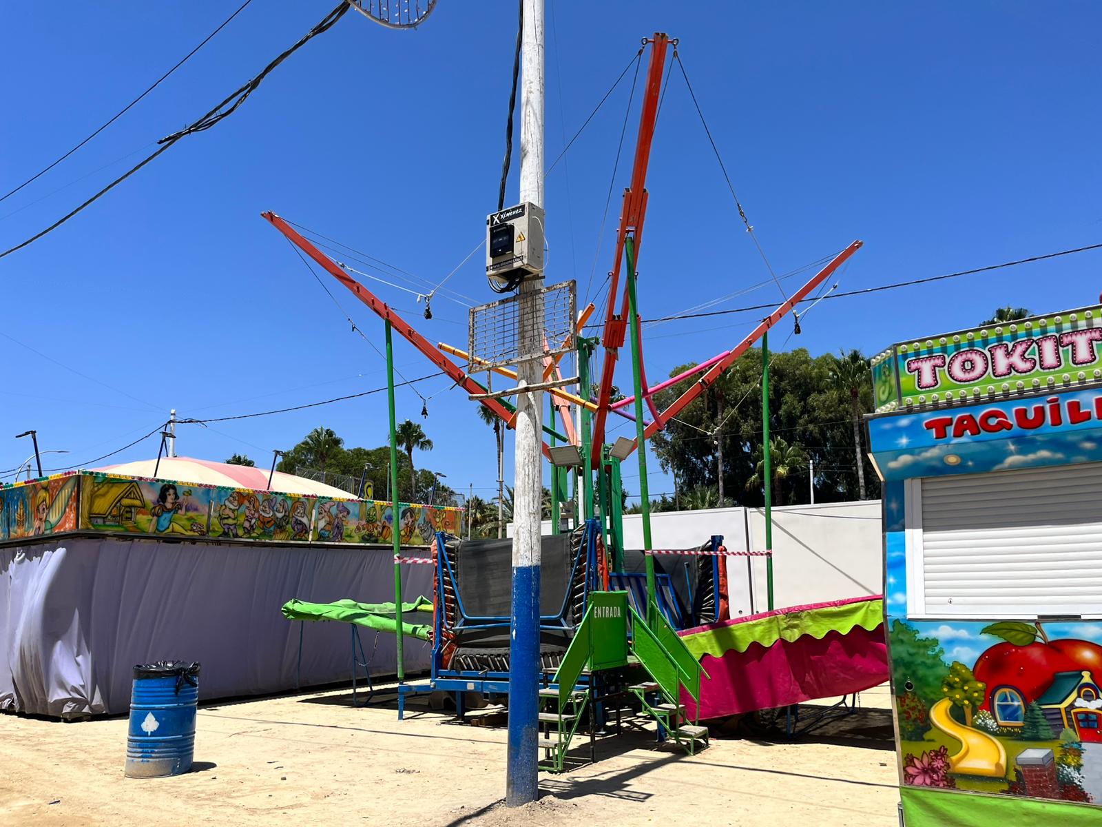 Imagen de la atracción implicada. Foto: 8Directo. La Línea abre una investigación para determinar las causas del accidente de una menor en la feria
