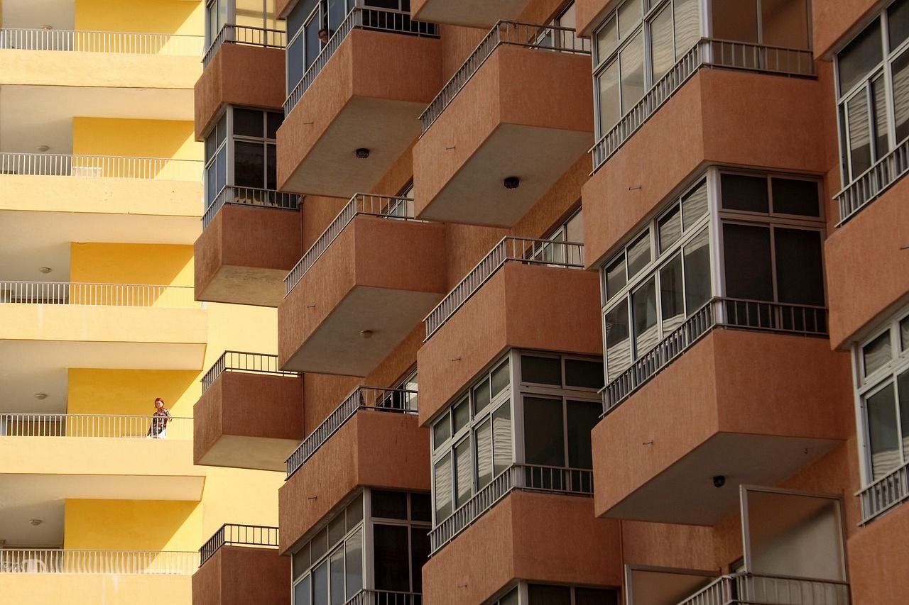La Policía Nacional lanza consejos para evitar estafas con falsos alquileres vacacionales