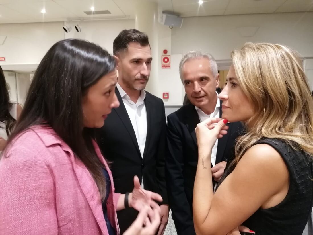 Rocío con ministra Transportes 1