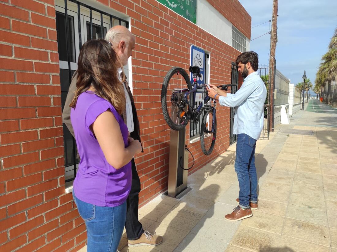 ESTACIÓN REPARACIÓN BICICLETAS (1)