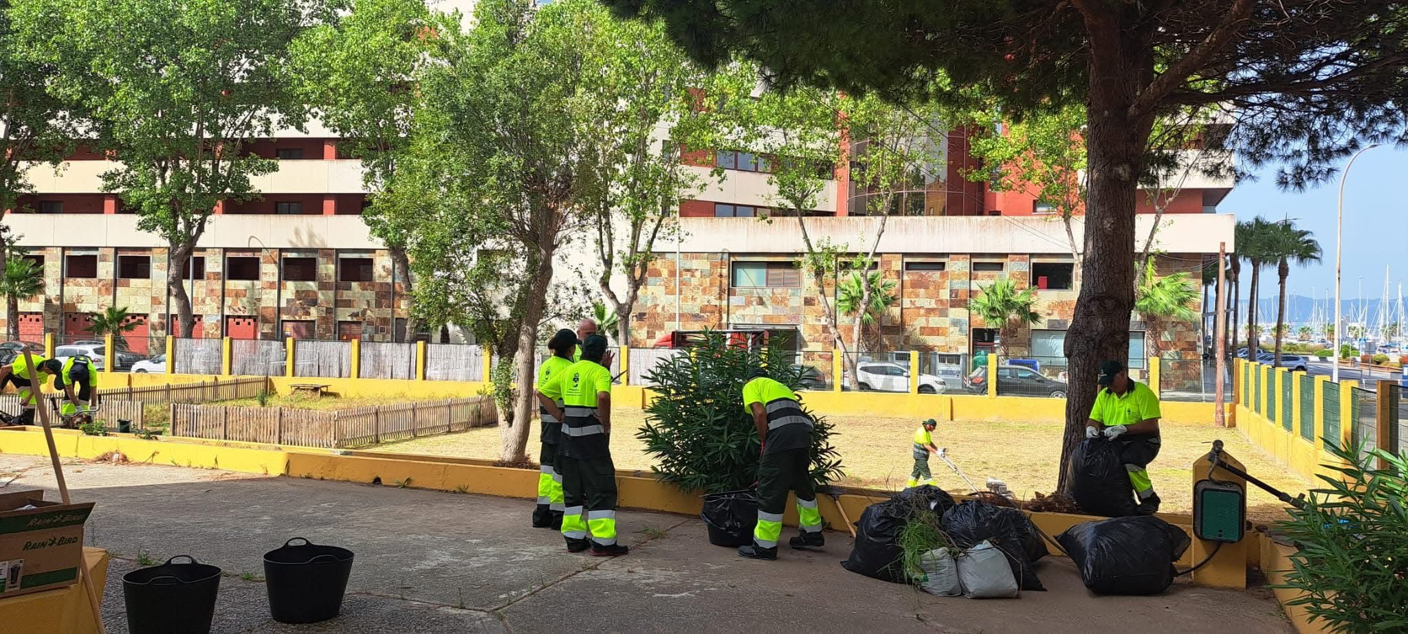 El Ayuntamiento de La Línea adecenta los centros educativos de cara al inicio del curso escolar 2025