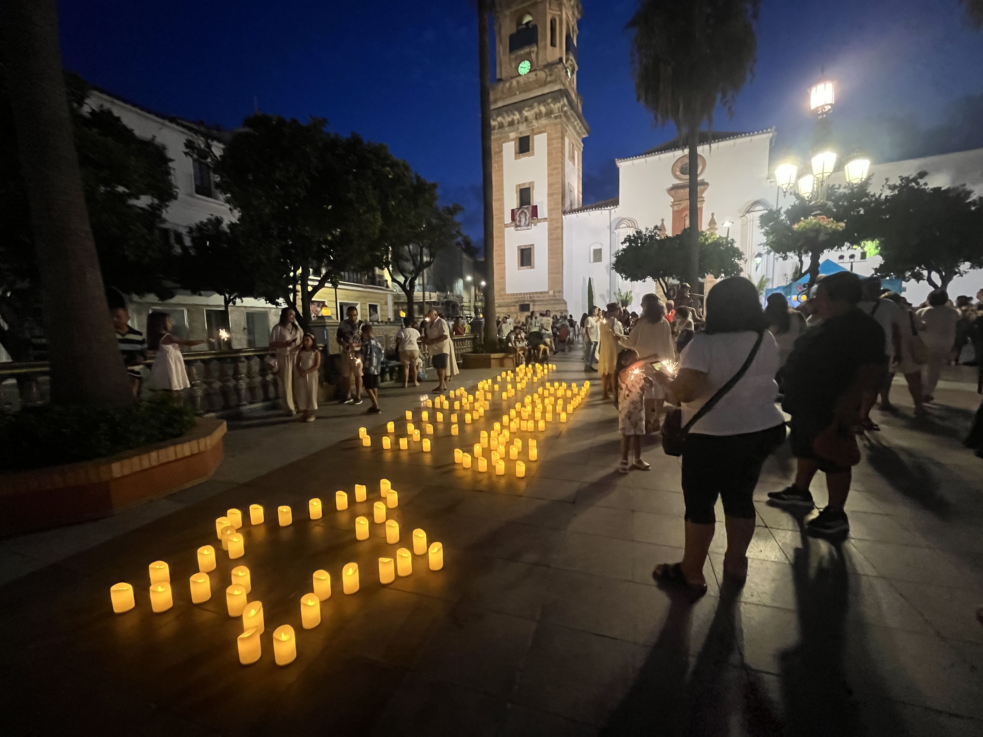Algeciras brilla un año más a la luz de las Velas. Imagen de 8Directo. 