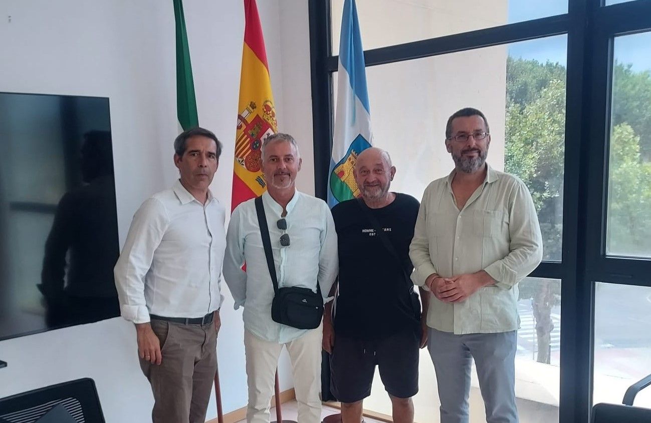El Ayuntamiento ayudará al Club Marítimo de Levante en su ampliación de servicios en el Puerto de La Atunara