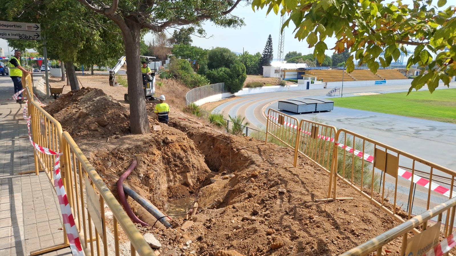Comienza la renovación de la red de abastecimiento en la Carretera del Rinconcillo. 