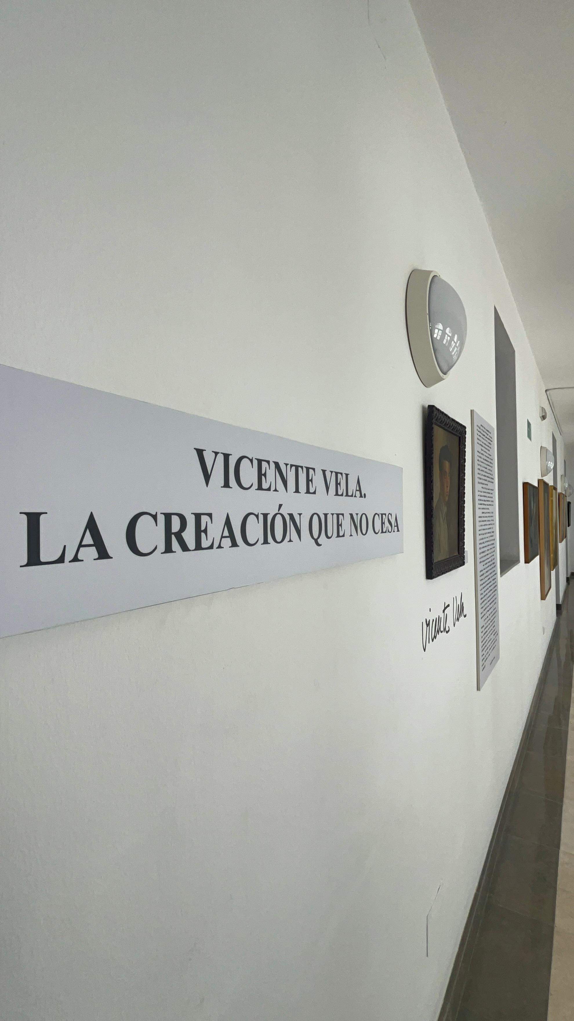La exposición 'La creación que no cesa' reúne 37 obras del artista algecireño en el Museo Municipal.