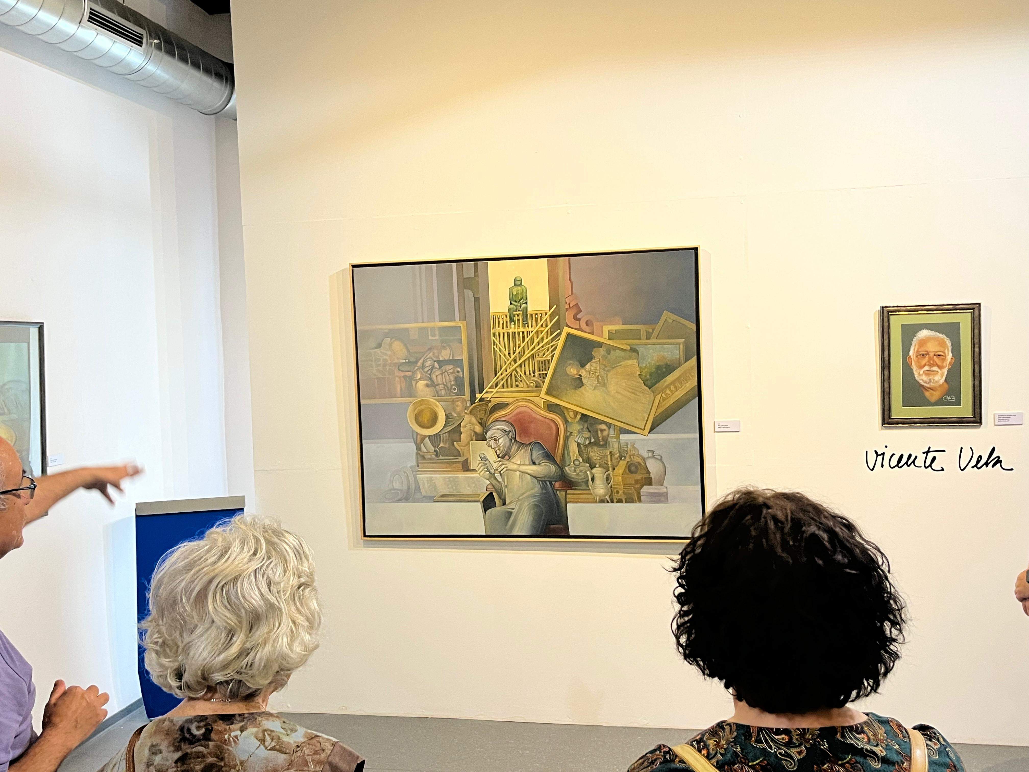 La exposición 'La creación que no cesa' reúne 37 obras del artista algecireño en el Museo Municipal.