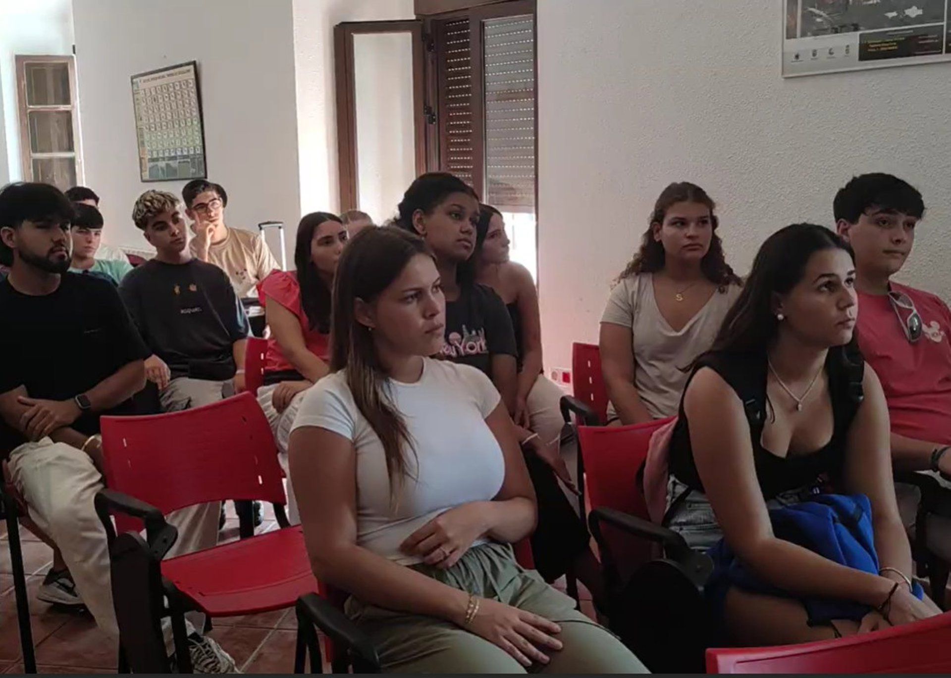 Alumnado de conservatorios de la provincia de Cádiz en la recepción en Villaluenga por el inicio del encuentro Cádiz Suena - DIPUTACIÓN DE CÁDIZ