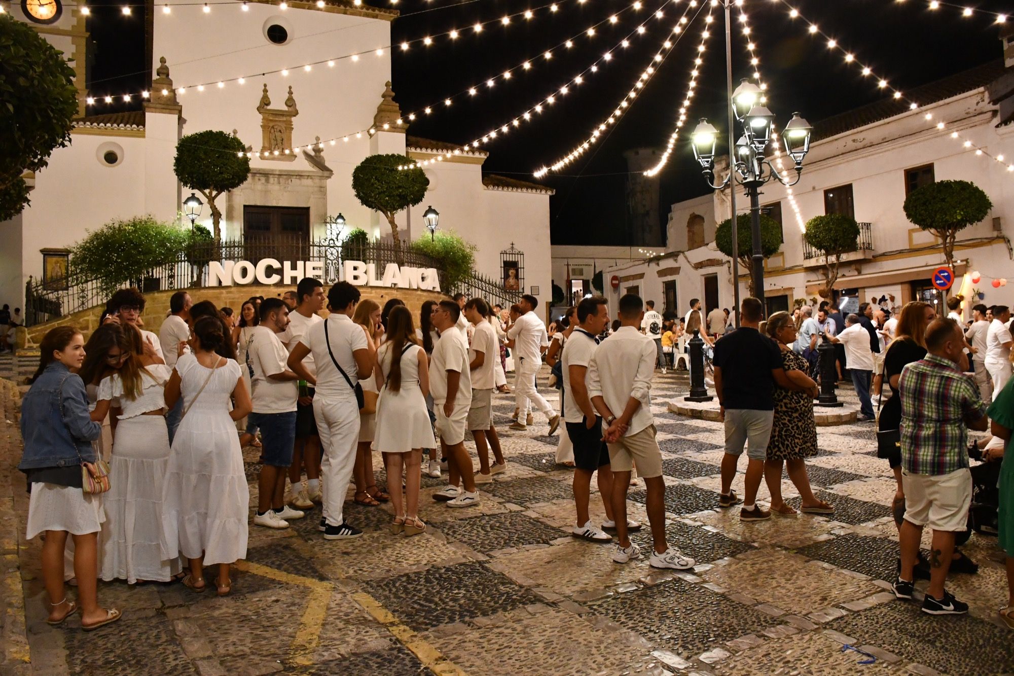 La cultura y la animación inundan cada rincón de San Roque en la primera jornada de la Noche Blanca 