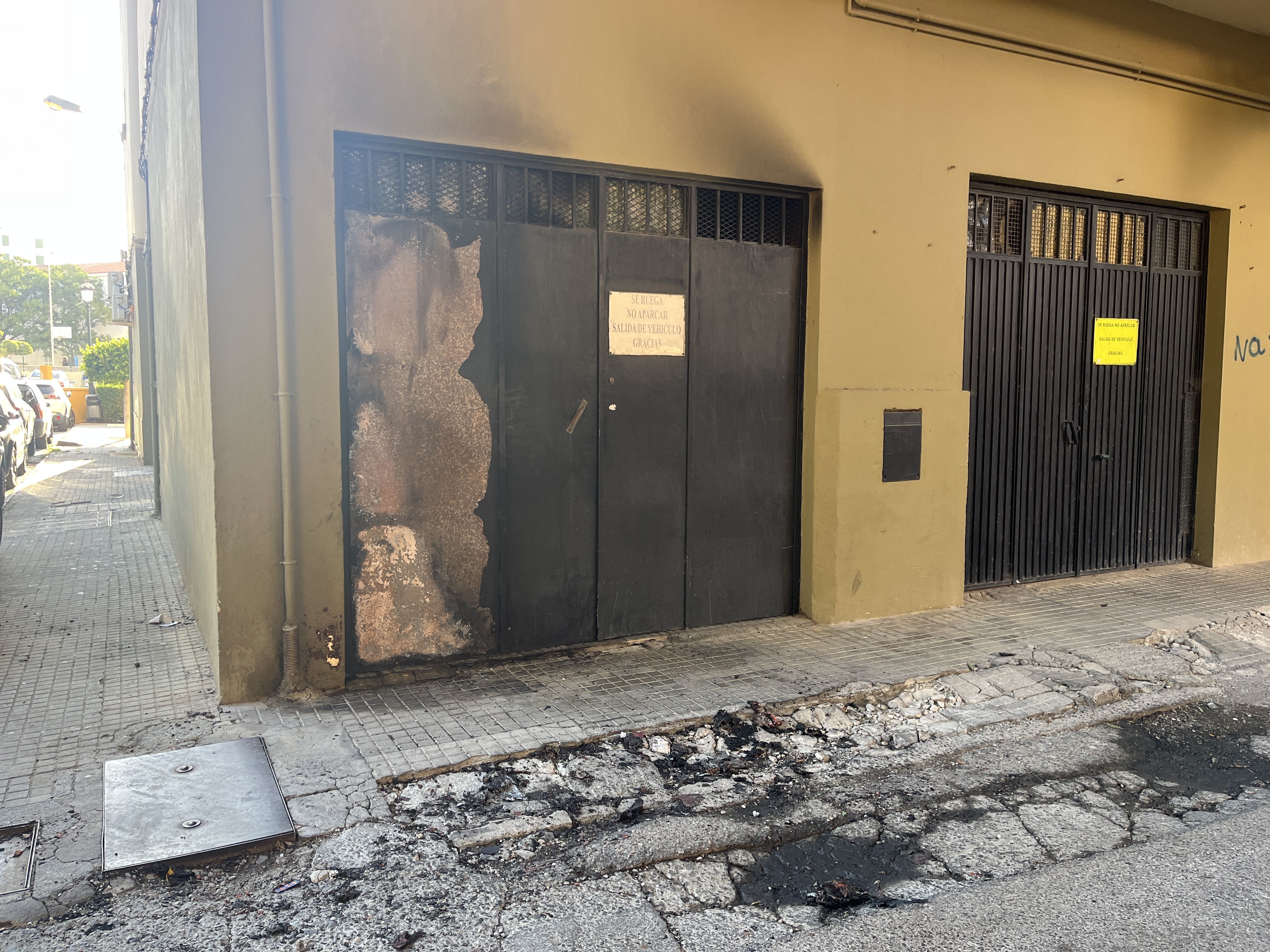El garaje afectado. Imagen: B. J. El incendio de un garaje sobresalta a los vecinos del Parque Bolonia