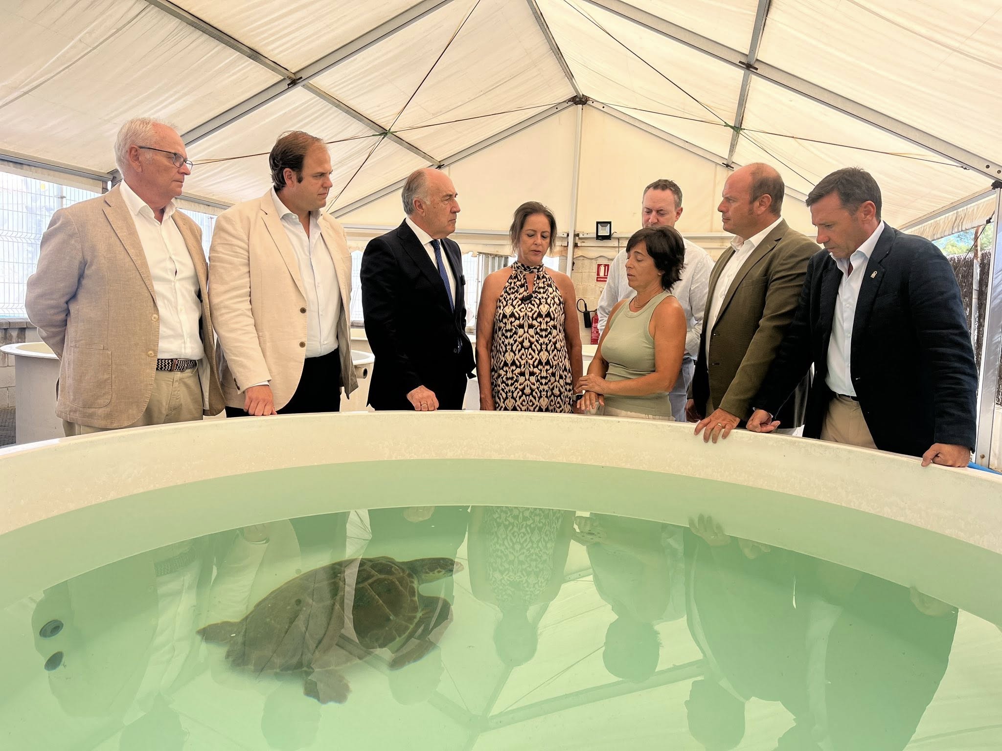 Imagen de la visita de esta mañana en el CEGMA. Imagen de B. J./8Directo. La Junta invierte este 2025 más de 180.000 euros en reforzar el CEGMA de Algeciras