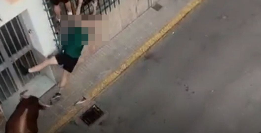 Muere un hombre corneado por un toro en las fiestas de Ubrique, que decreta un día de luto. 