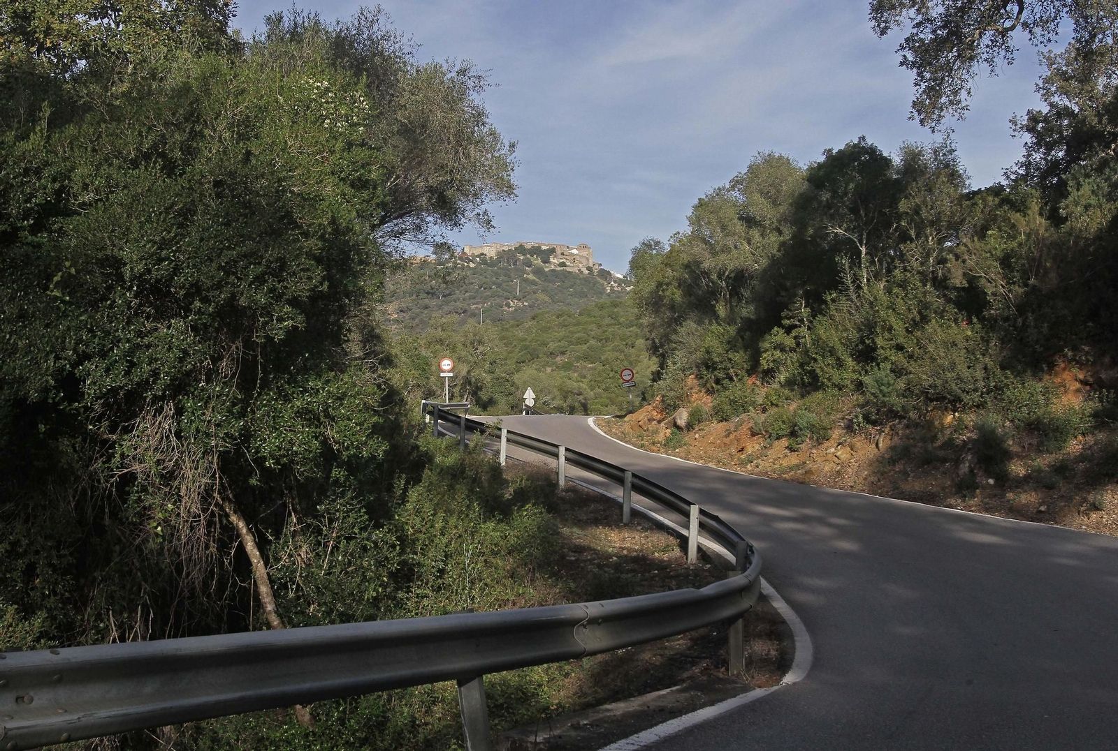 Sale a licitación la mejora de la carretera del Castillo de Castellar