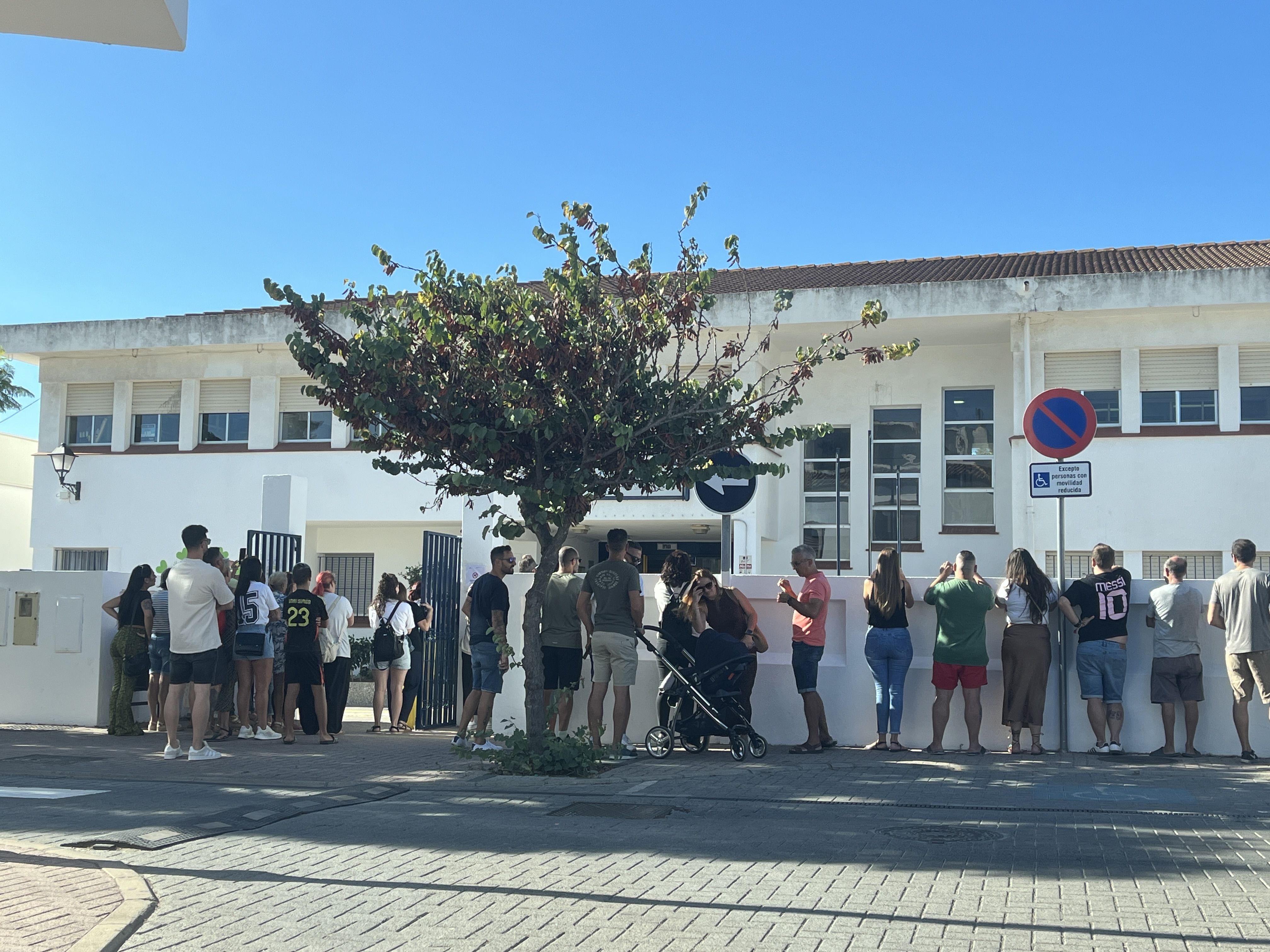 Imagen del primer día de curso de 2025. Más de 23.700 alumnos de segundo ciclo de Infantil y Primaria comienzan el curso en el Campo de Gibraltar