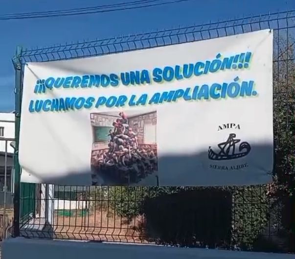 El CEIP Aljibe, sin vuelta al cole: 304 alumnos se quedan en casa para protestar por la falta de espacio