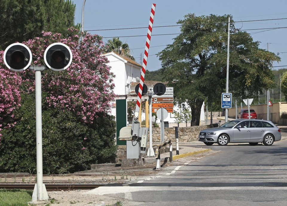 El proyecto que eliminará dos pasos a nivel en Castellar conllevará 27 expropiaciones
