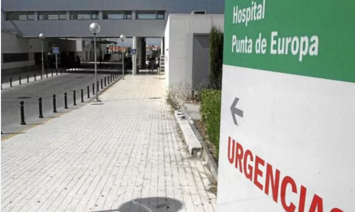 Acceso a Urgencias del Punta de Europa. 