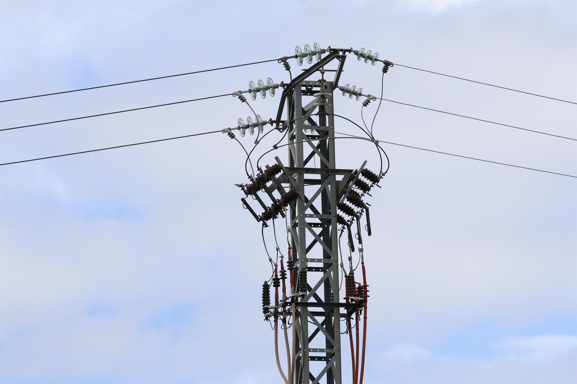 El precio de la luz tendrá este domingo seis horas de coste cero o negativo