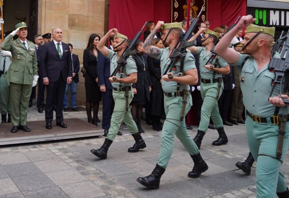 La Legión desfila este Lunes Santo en Algeciras. 