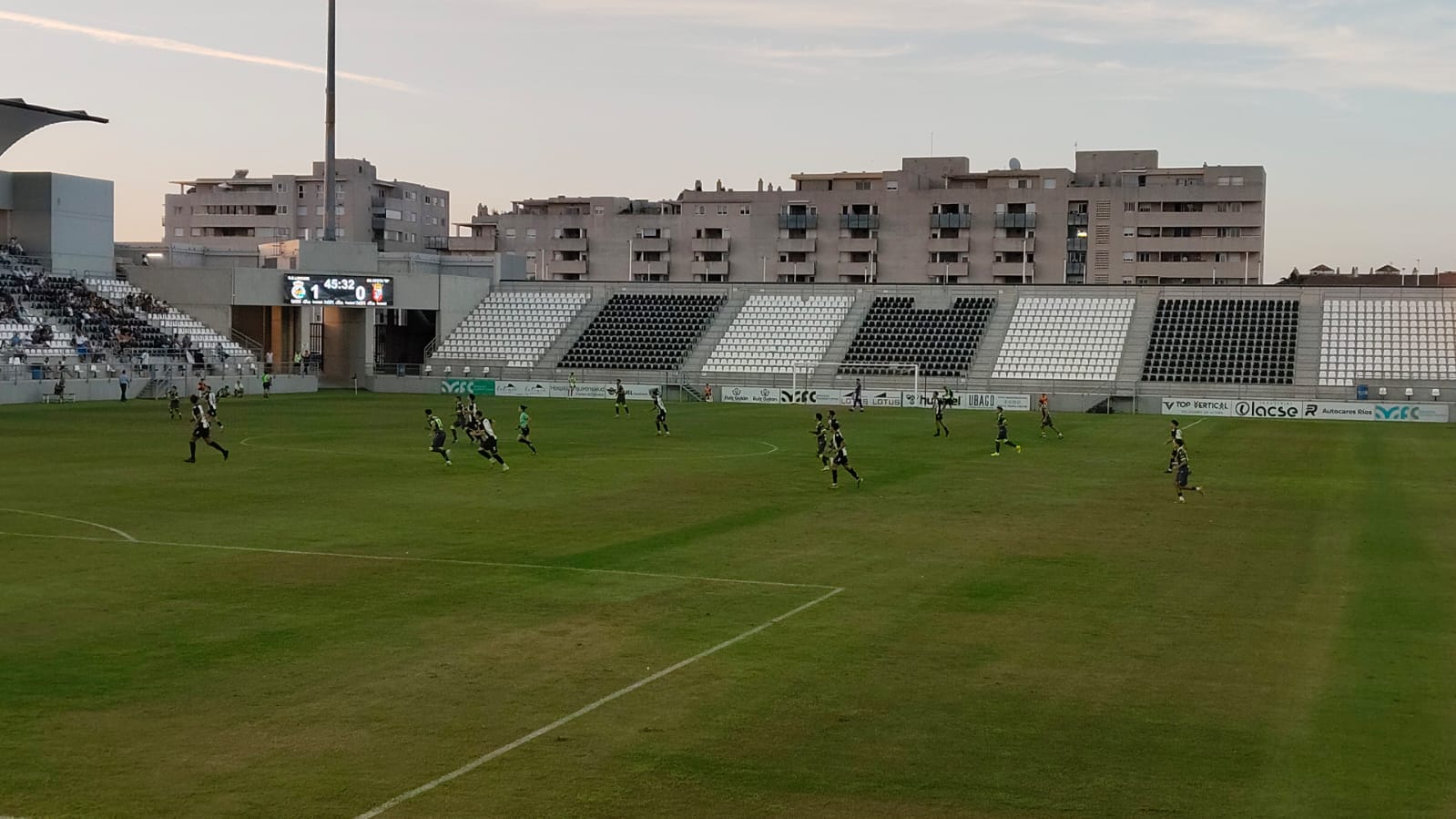 (2-2) La Balona rescata un punto gracias a un doblete de Diego Domínguez