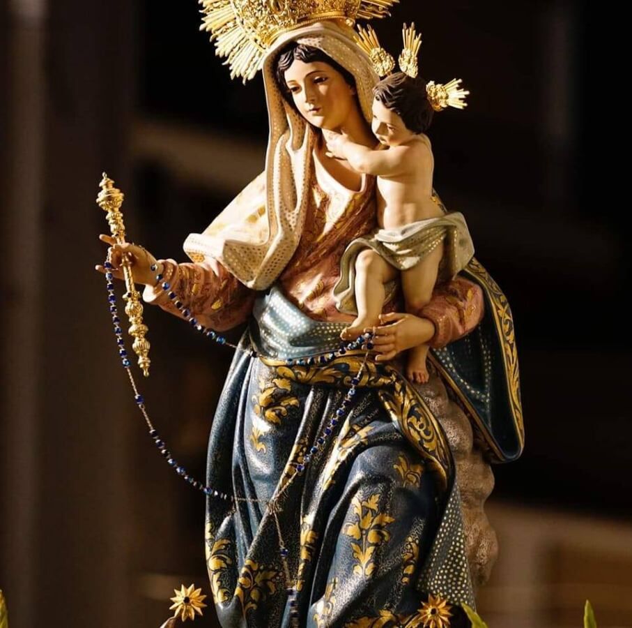 Nuestra Señora del Rosario, patrona De la Villa de Los Barrios.
