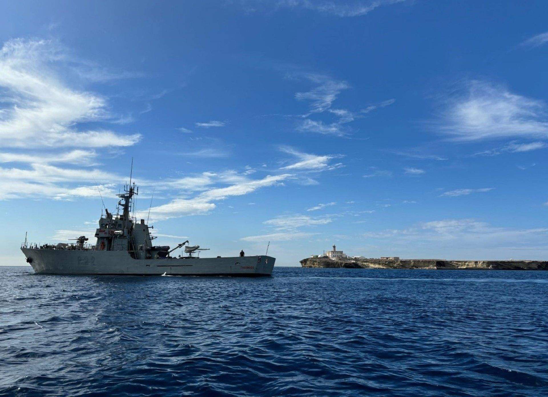 El patrullero de vigilancia de zona 'Tagomago' en el mar de Alborán. - LA ARMADA - Archivo