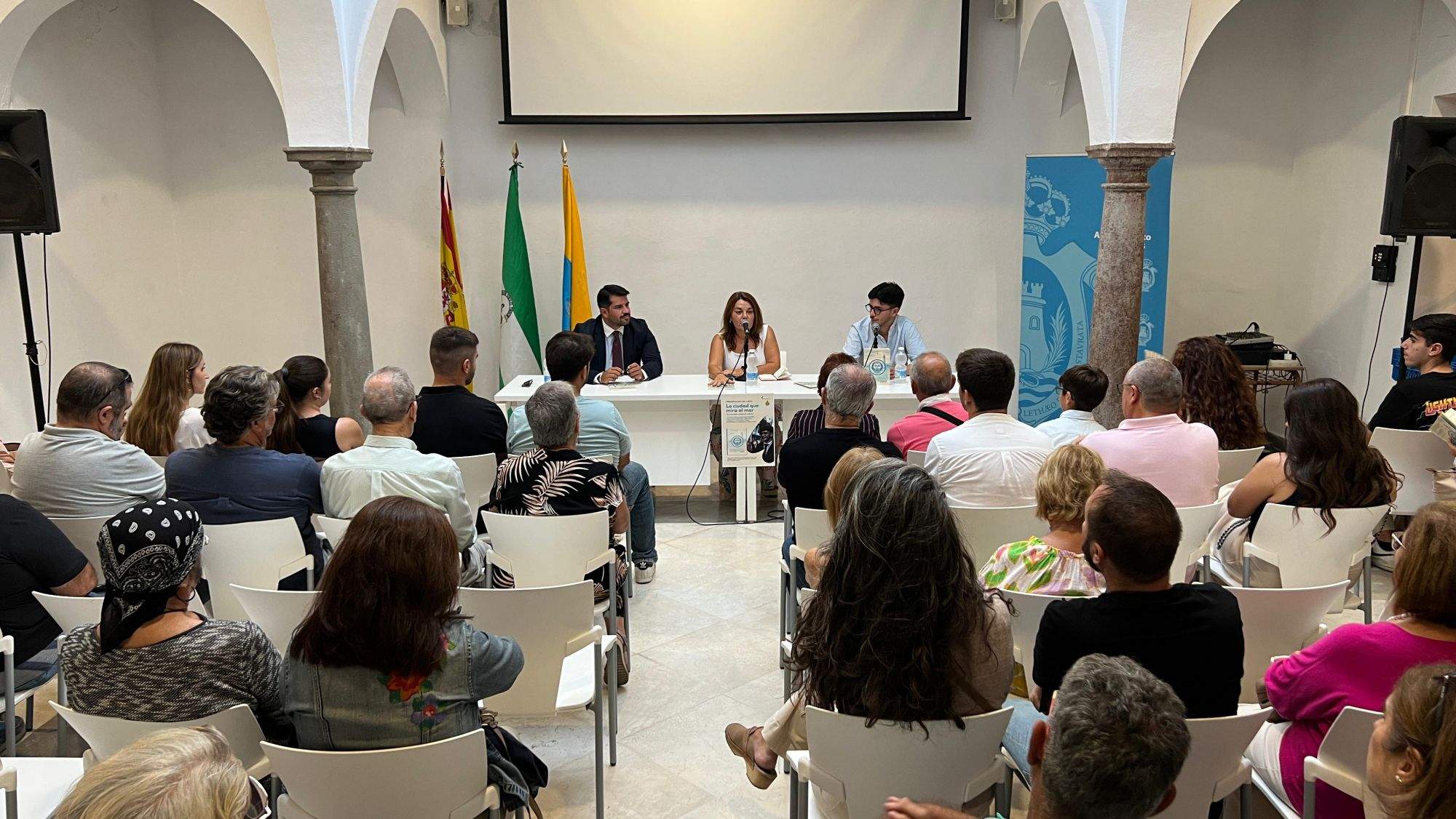 María Solanes representa al Gobierno en la entrega de los Premios Anuales  de Onda Cero Algeciras