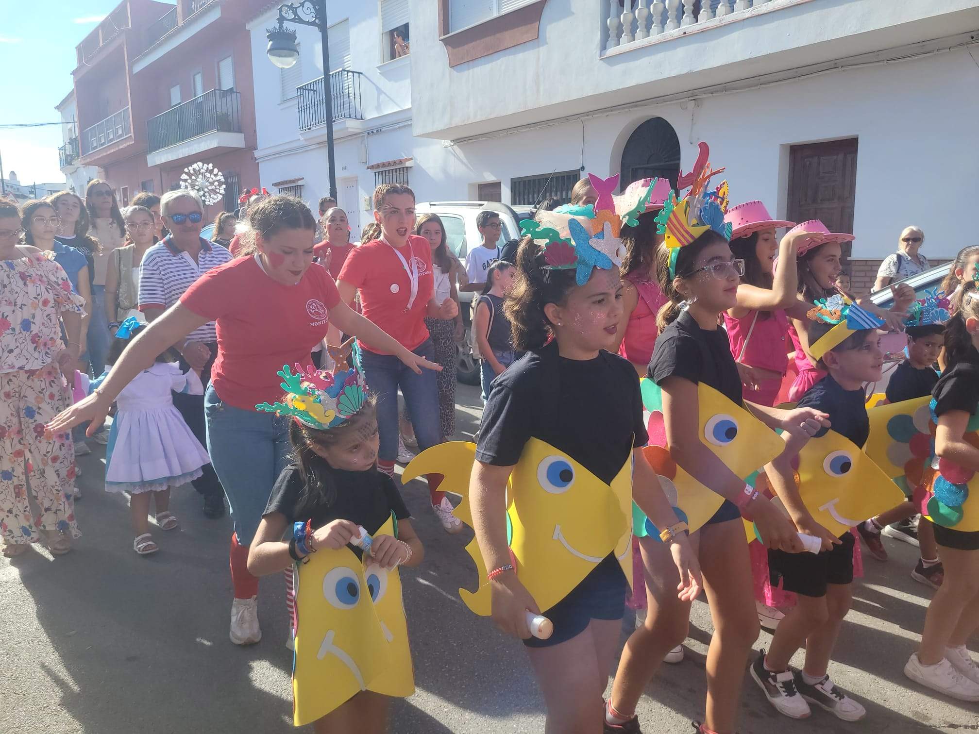  Desfile de disfraces y pasacalles. Los Barrios.