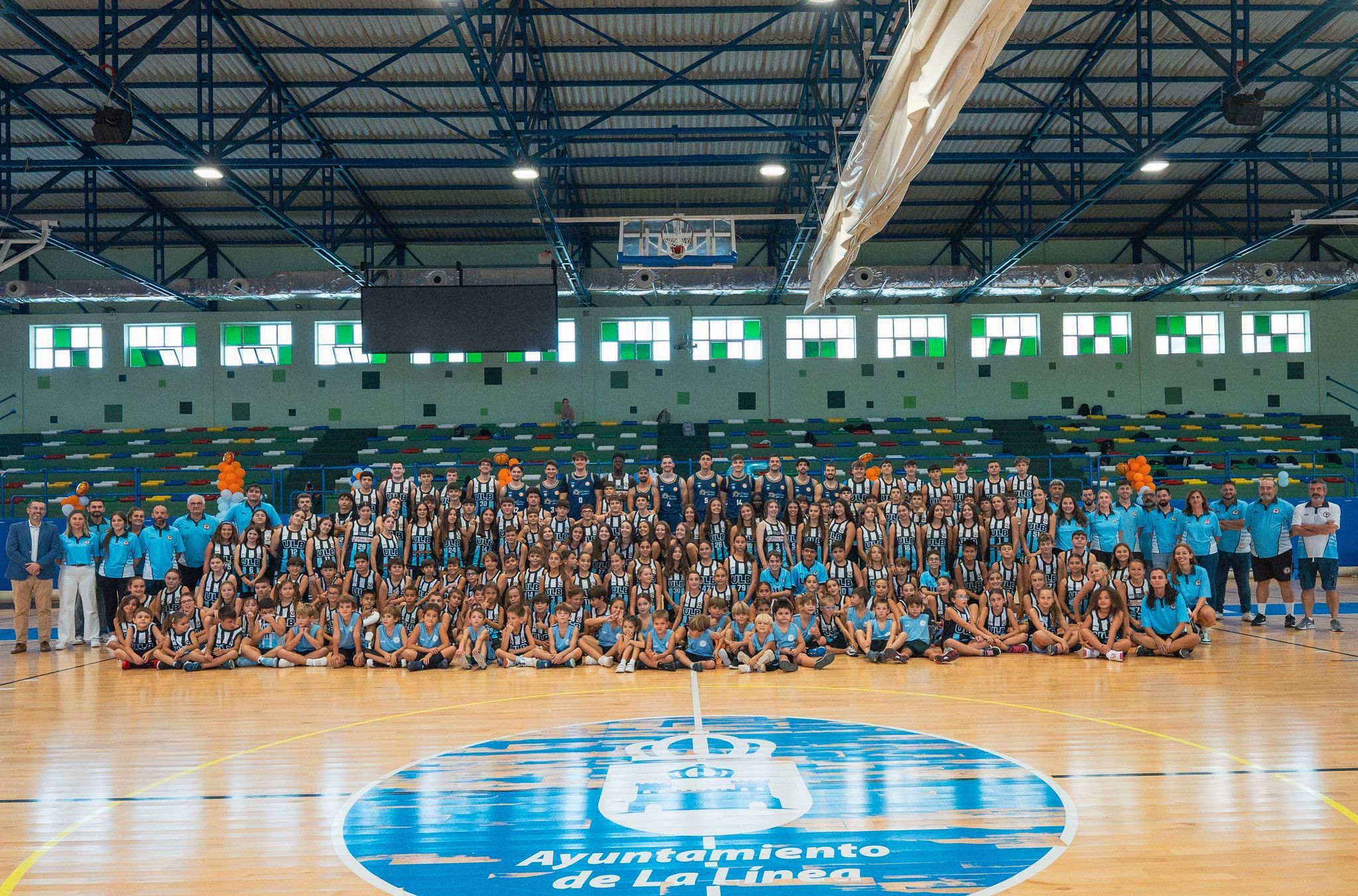 La Unión Linense Baloncesto presenta a sus 18 equipos para la temporada 2025/2026