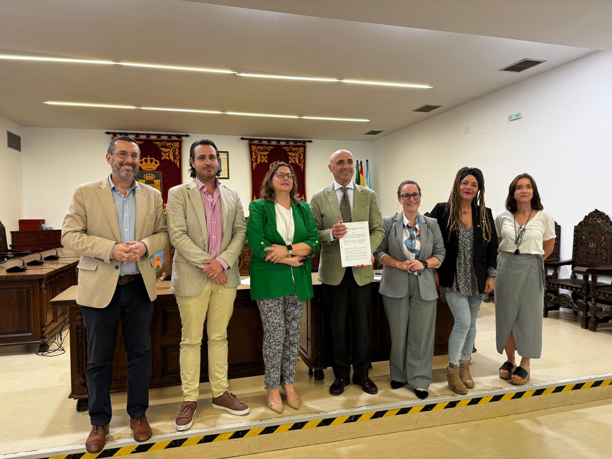 El litoral de Poniente de La Línea recuperará su vegetación marina con un proyecto pionero impulsado por el Ayuntamiento, la Fundación Moeve y la Universidad de Cádiz.