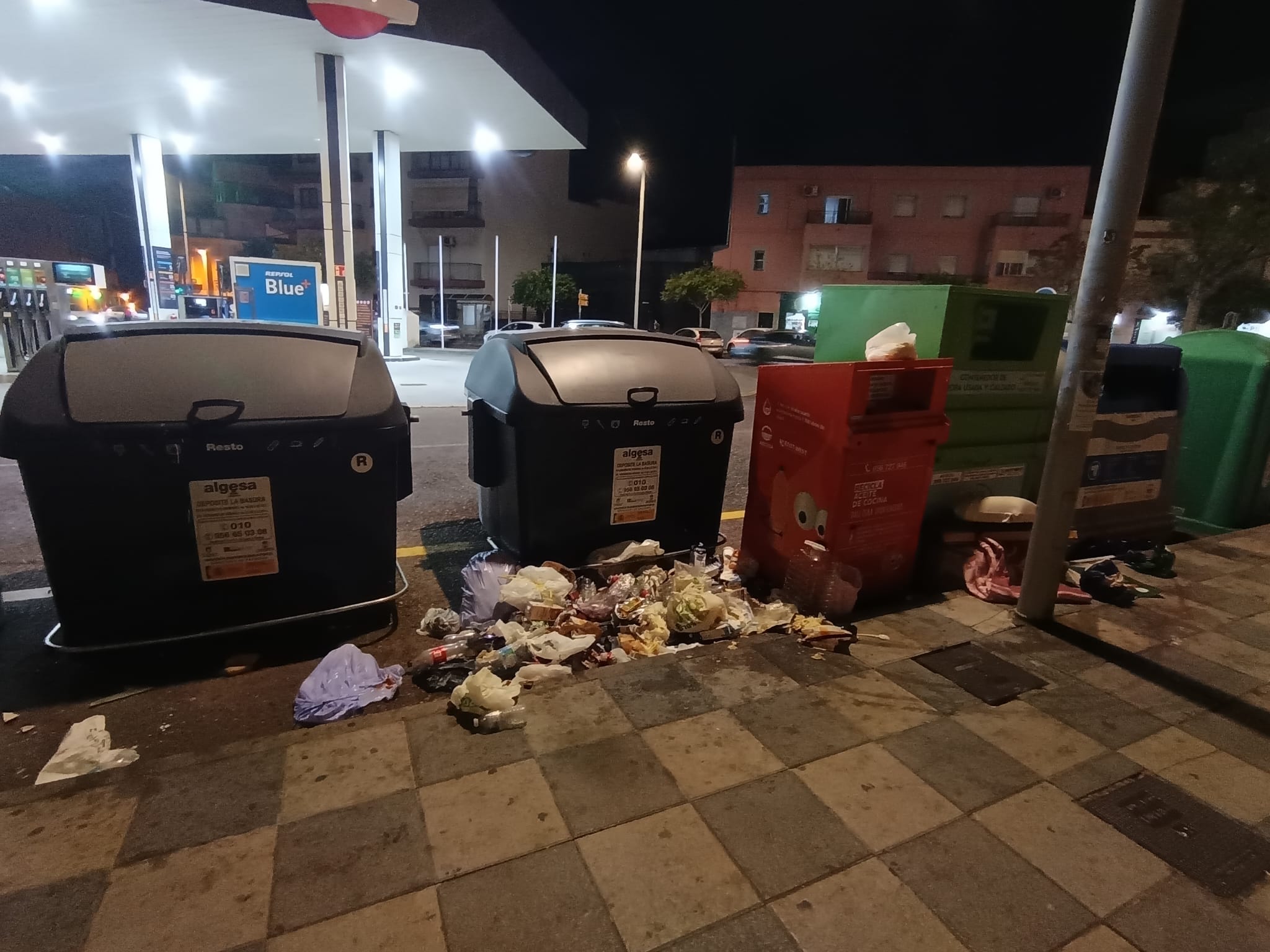 Izquierda Unida califica de “inasumible” la situación del servicio de limpieza en Algeciras