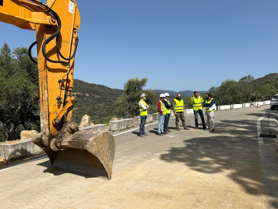 Diputación refuerza la seguridad vial en el Campo de Gibraltar con obras en la carretera Jimena–Puerto Galis
