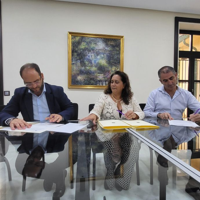 La Mancomunidad impulsa un curso de descorche con Castellar dentro del programa 'Innova Campo de Gibraltar 2025'