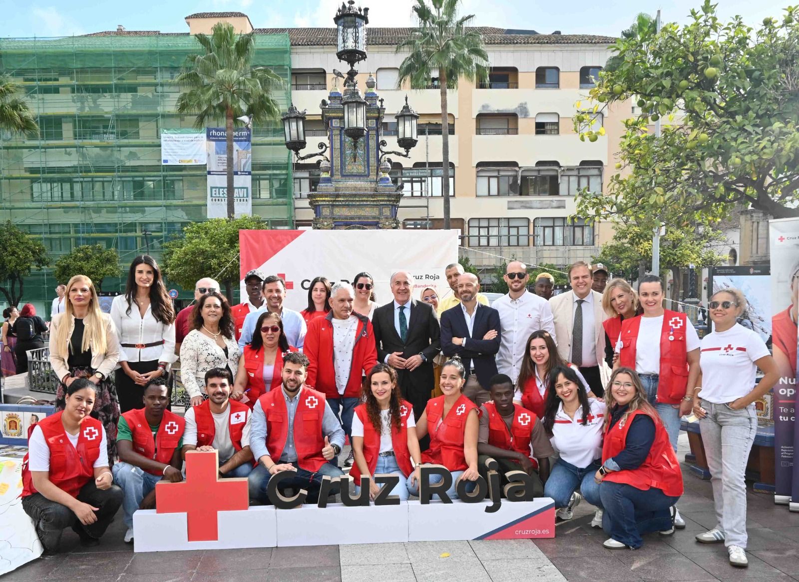 Cruz Roja celebra el Día de la Banderita mostrando su labor solidaria en Algeciras
