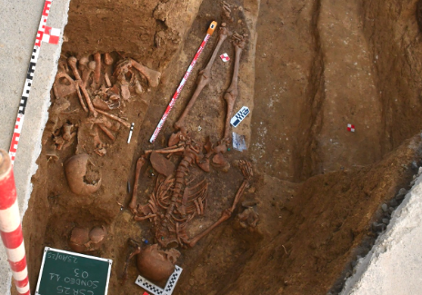 Hallan en el Cementerio de San Roque los restos de un represaliado por el franquismo