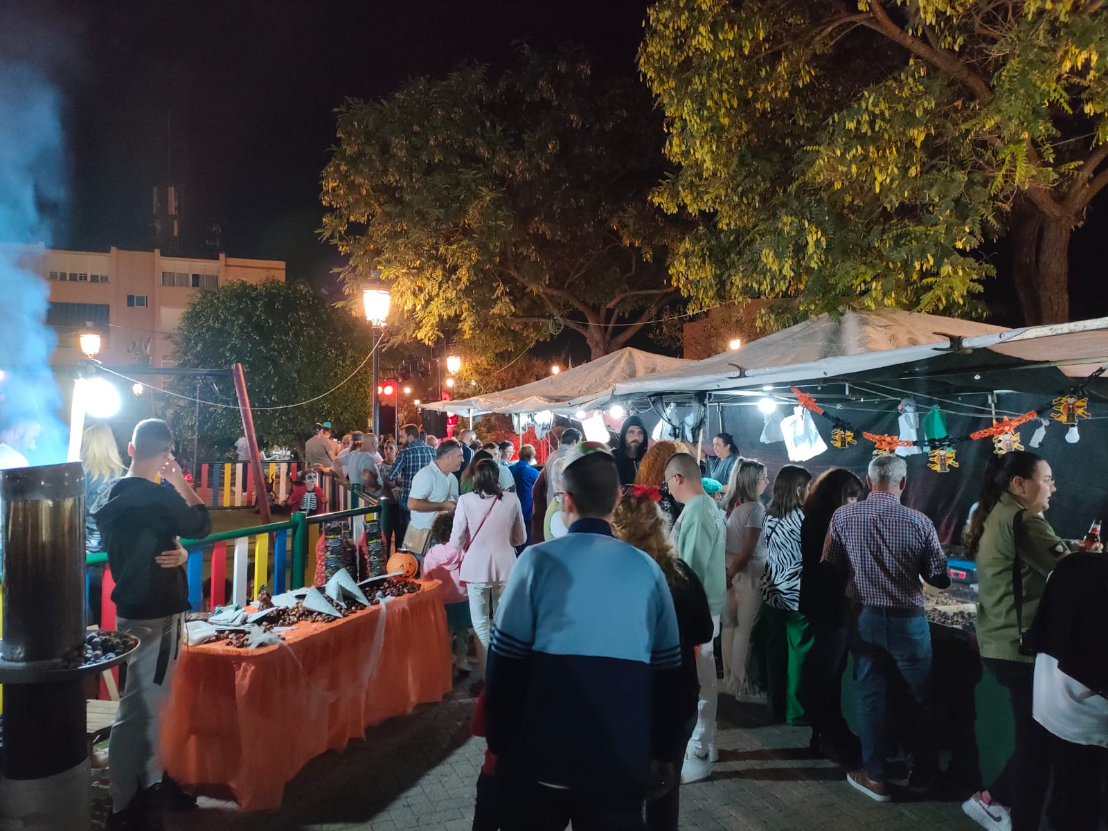 Mercado tradicional. Los Barrios celebrará Tosantos y Halloween 2025 con una amplia programación de actividades