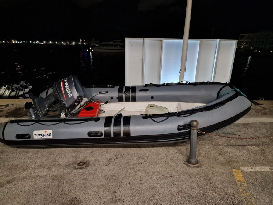  Embarcación neumática requisada por el Servicio de Aduanas de Gibraltar.