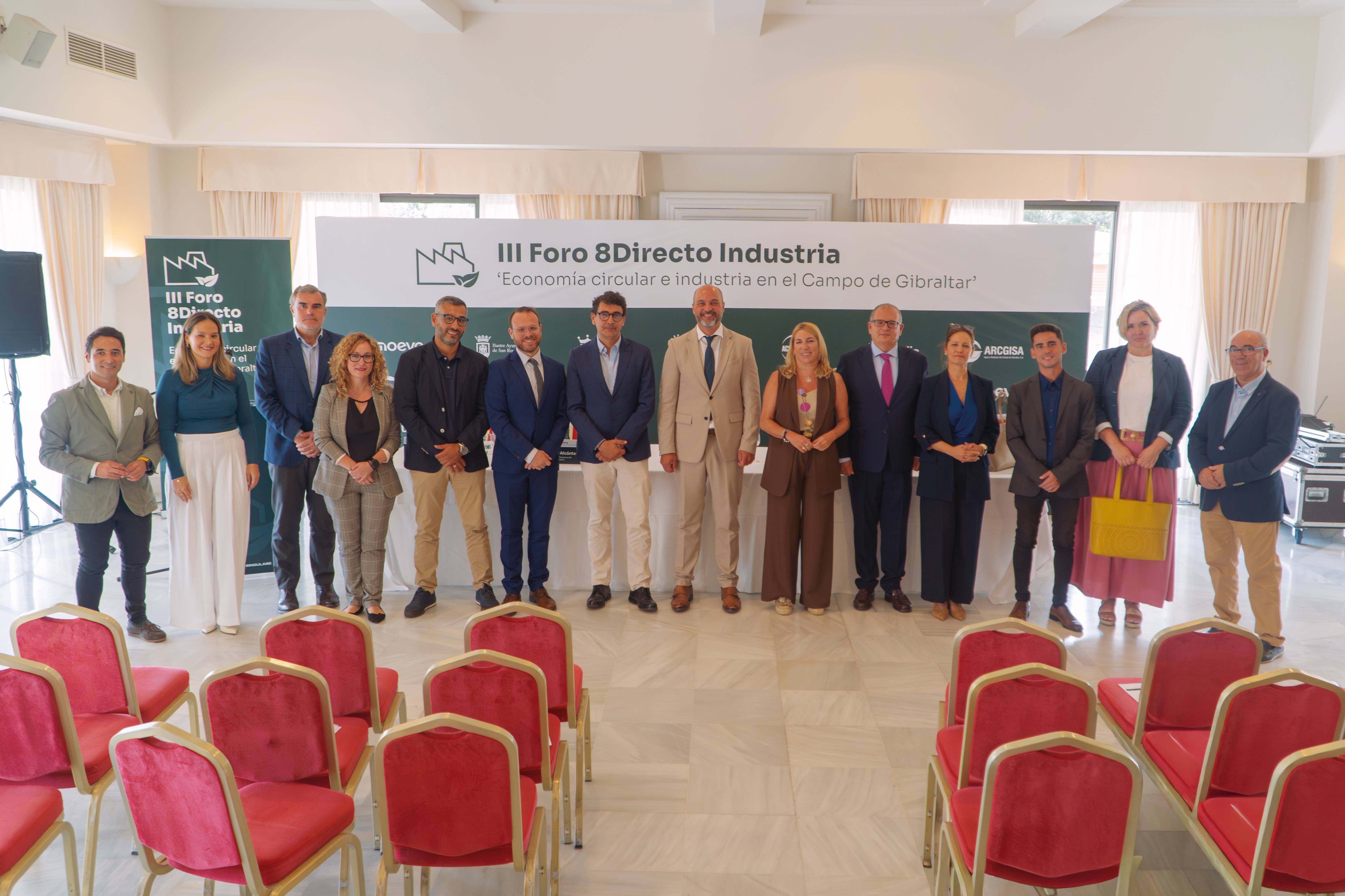 Participantes y patrocinadores del III Foro 8Directo Industria, celebrado en el Hotel Guadacorte. | J. M. Galindo. 