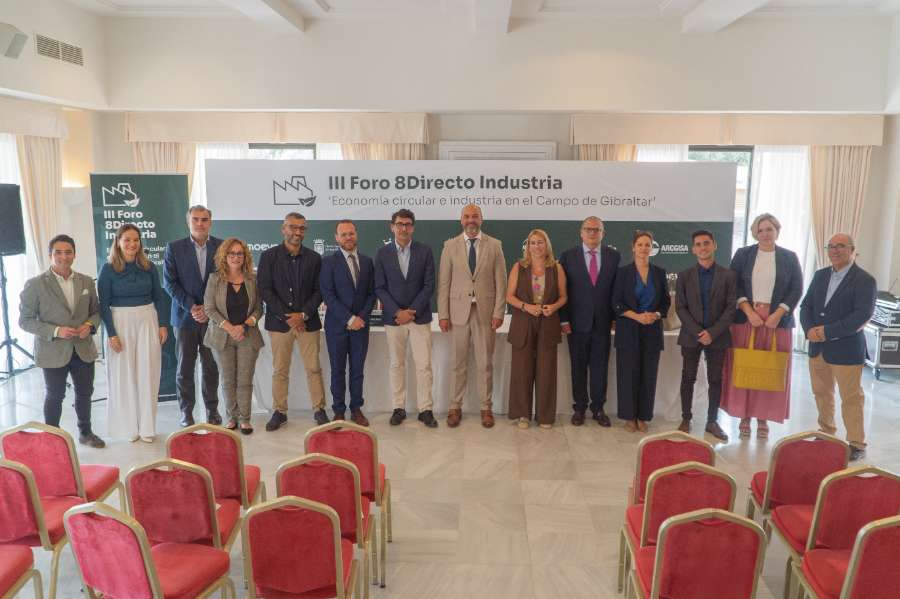 Participantes y patrocinadores del III Foro 8Directo Industria, celebrado en el Hotel Guadacorte. | J. M. Galindo.  Participantes y patrocinadores del III Foro 8Directo Industria, celebrado en el Hotel Guadacorte. | J. M. Galindo.