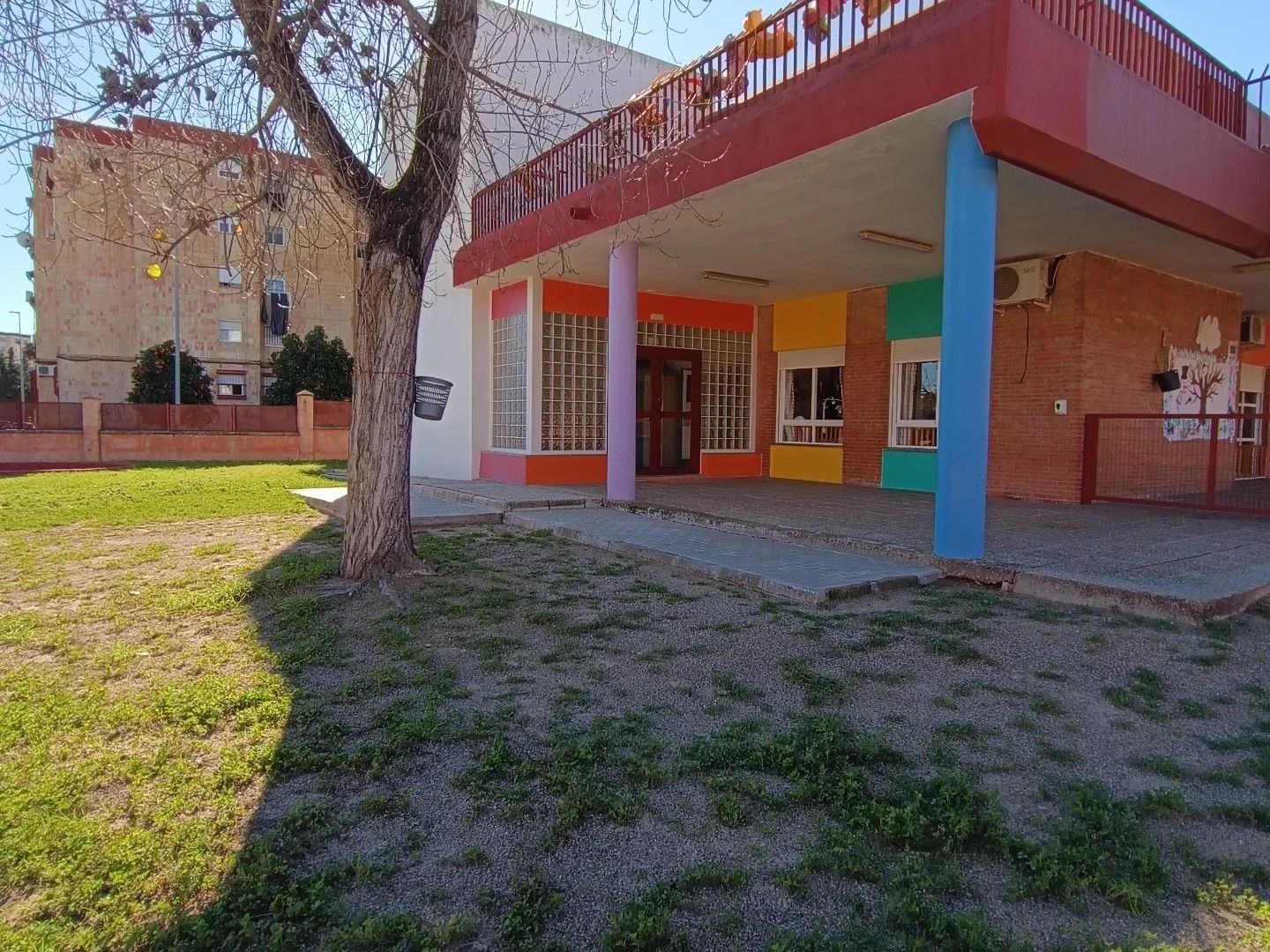 La trabajadora acusada de maltrato a menores en una guardería de Jerez queda en libertad con cargos