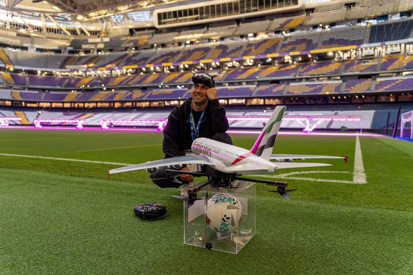 El piloto de drones jimenato Iván Merino en el clásico. 