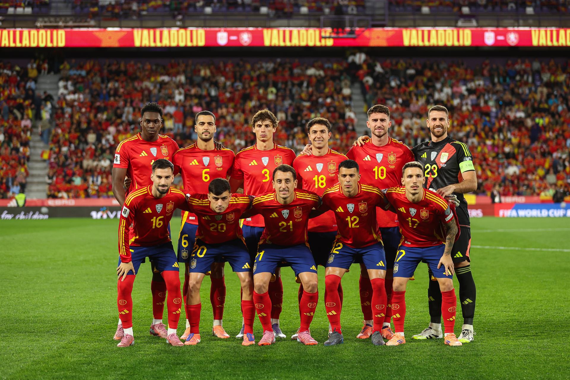 Players of Spain pose for photo during the FIFA World Cup 2026 qualifier match between Spain and Bulgaria at Jose Zorrilla on October 14, 2025 in Valladolid, Spain. - Irina R. Hipolito / AFP7 / Europa Press