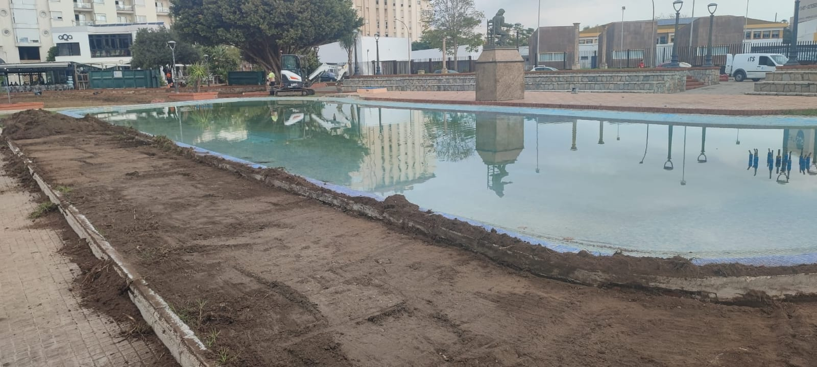Transformación de las zonas verdes en la Plaza de Camarón.