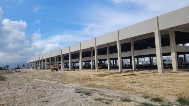 Obras del centro comercial y de ocio de Alcaidesa Marina.