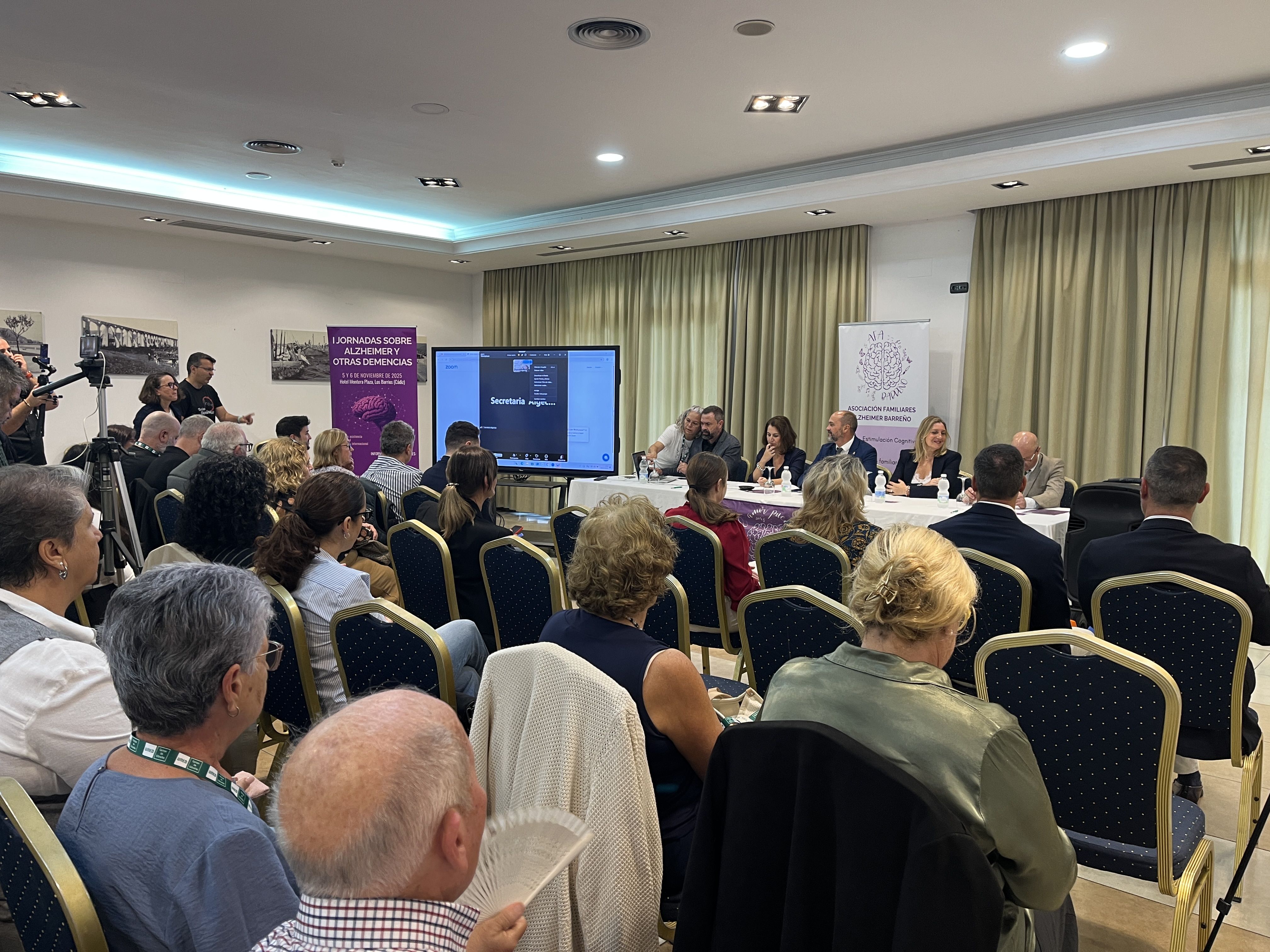 Arrancan las primeras Jornadas sobre Alzheimer y otras demencias en Los Barrios. B. J/8Directo. Arrancan las primeras Jornadas sobre Alzheimer y otras demencias en Los Barrios. B. J/8Directo.