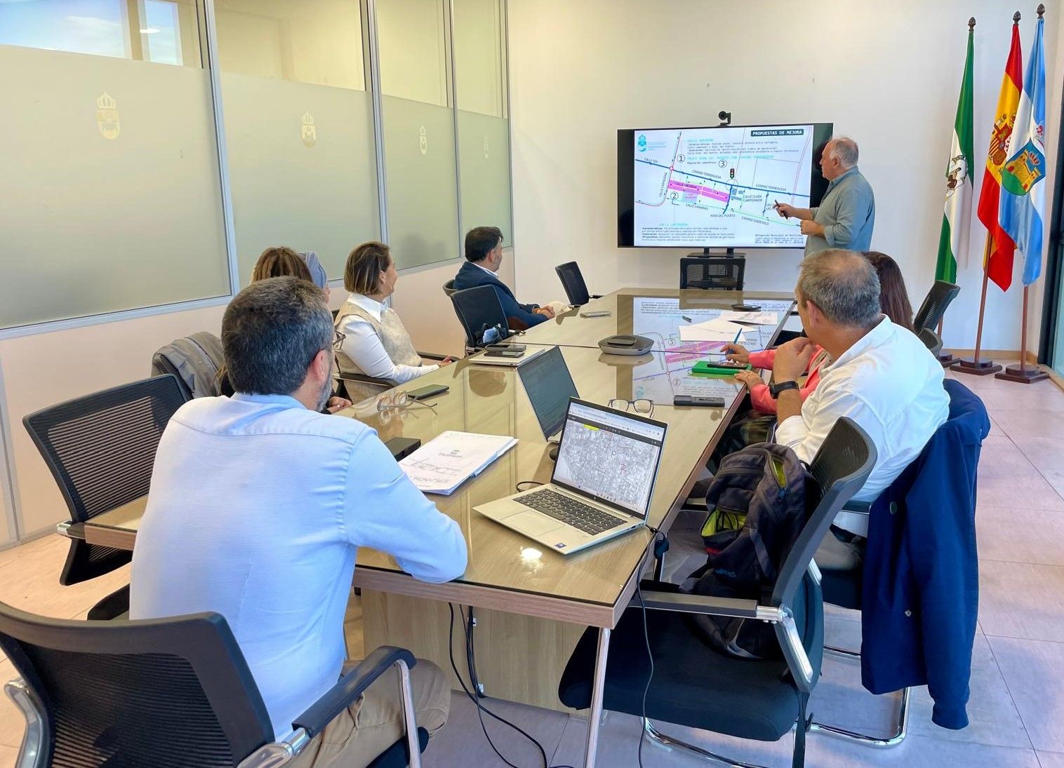 La Línea estudia un plan alternativo de tráfico mientras dure la obra en la carretera del Zabal