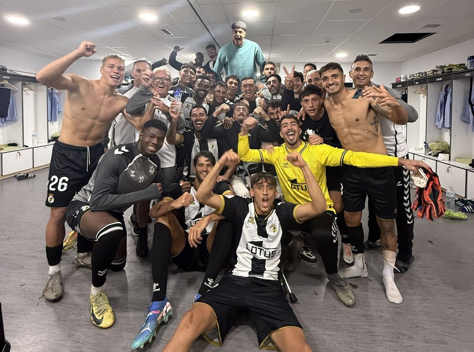 (2-1) La Balona entra en puestos de playoff tras vencer con un gol de Diego Domínguez en el 87'