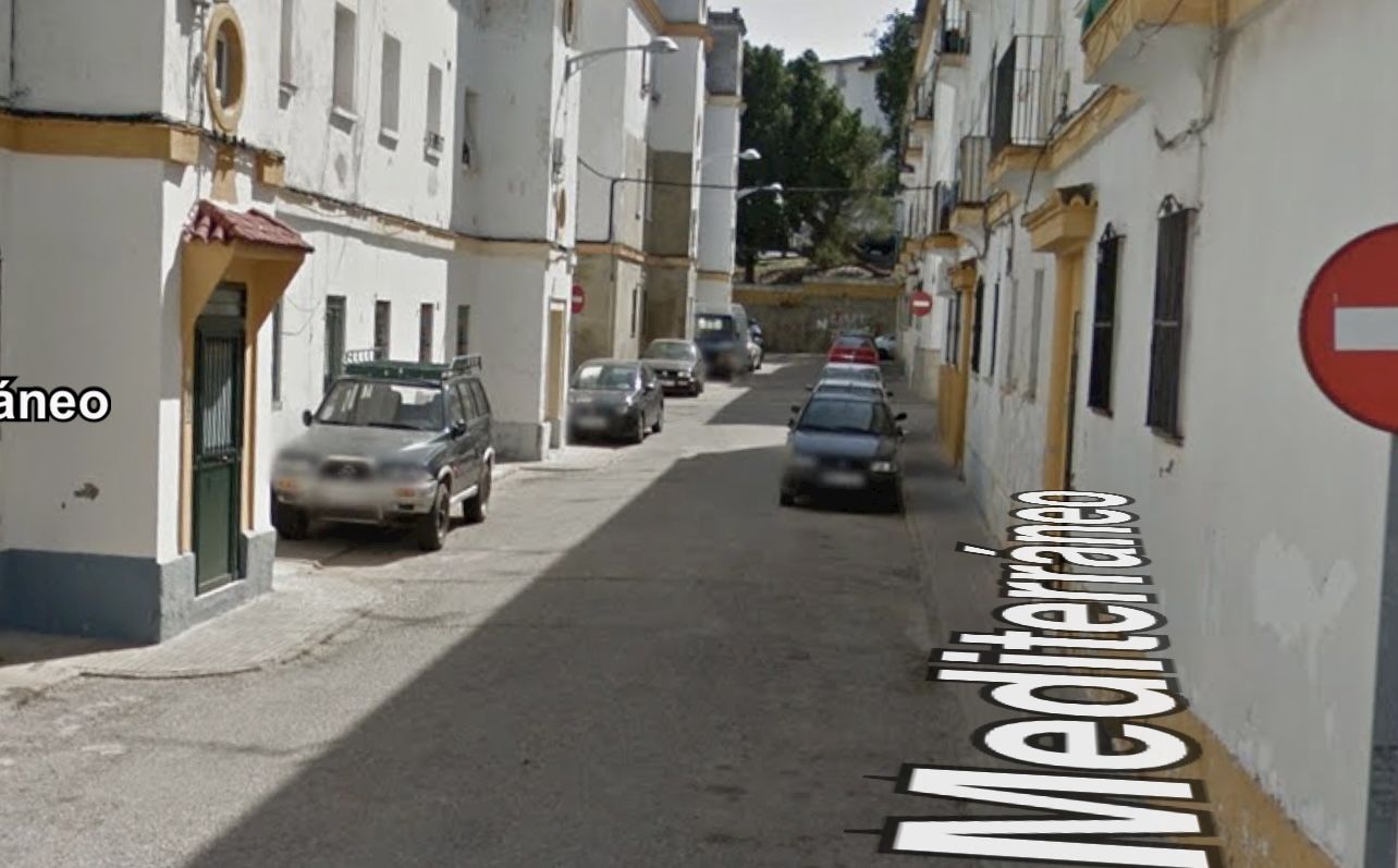 Una mujer y tres menores intoxicados por una fuga de gas en una vivienda en Algeciras