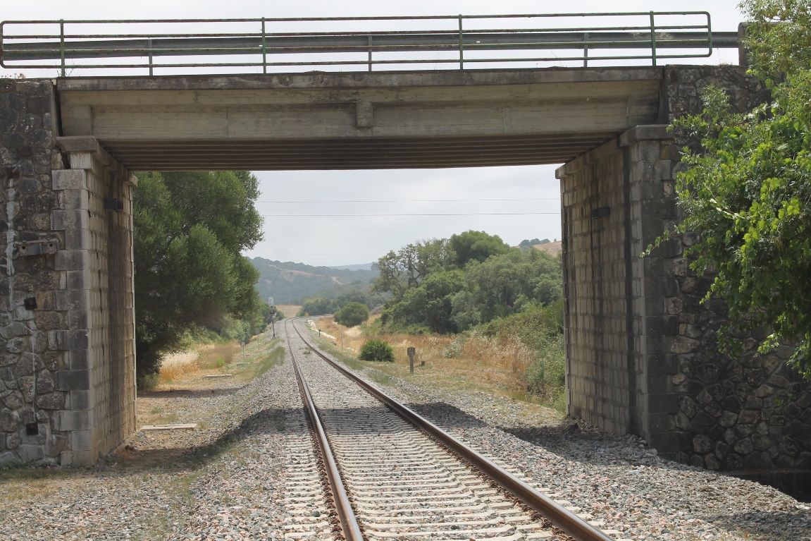 Paso superior en Castellar de la Frontera. Gobierno. El Gobierno inicia las expropiaciones para mejorar un paso superior de Castellar Paso superior en Castellar de la Frontera. Gobierno. El Gobierno inicia las expropiaciones para mejorar un paso superior de Castellar