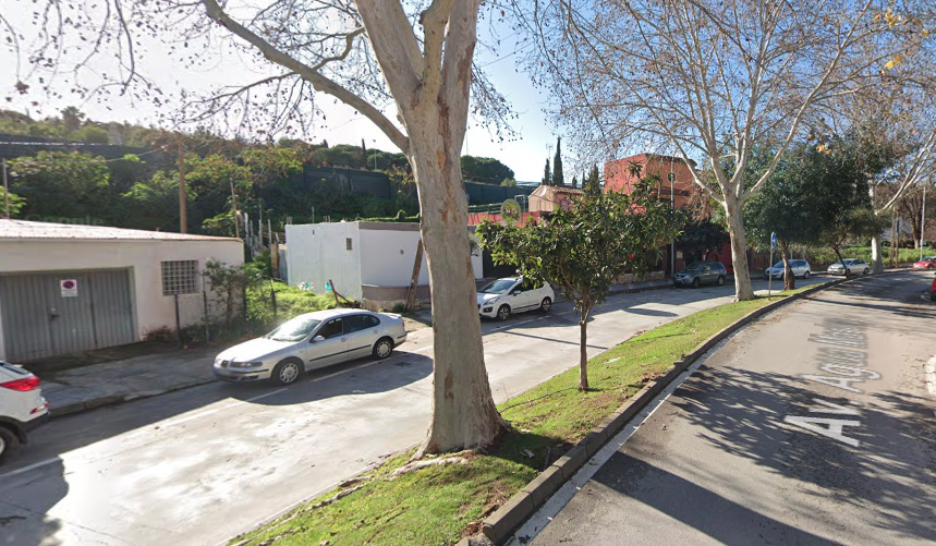 Imagen de la avenida Agua Marina de Algeciras. Una avería deja sin agua a la zona de la avenida Agua Marina de Algeciras