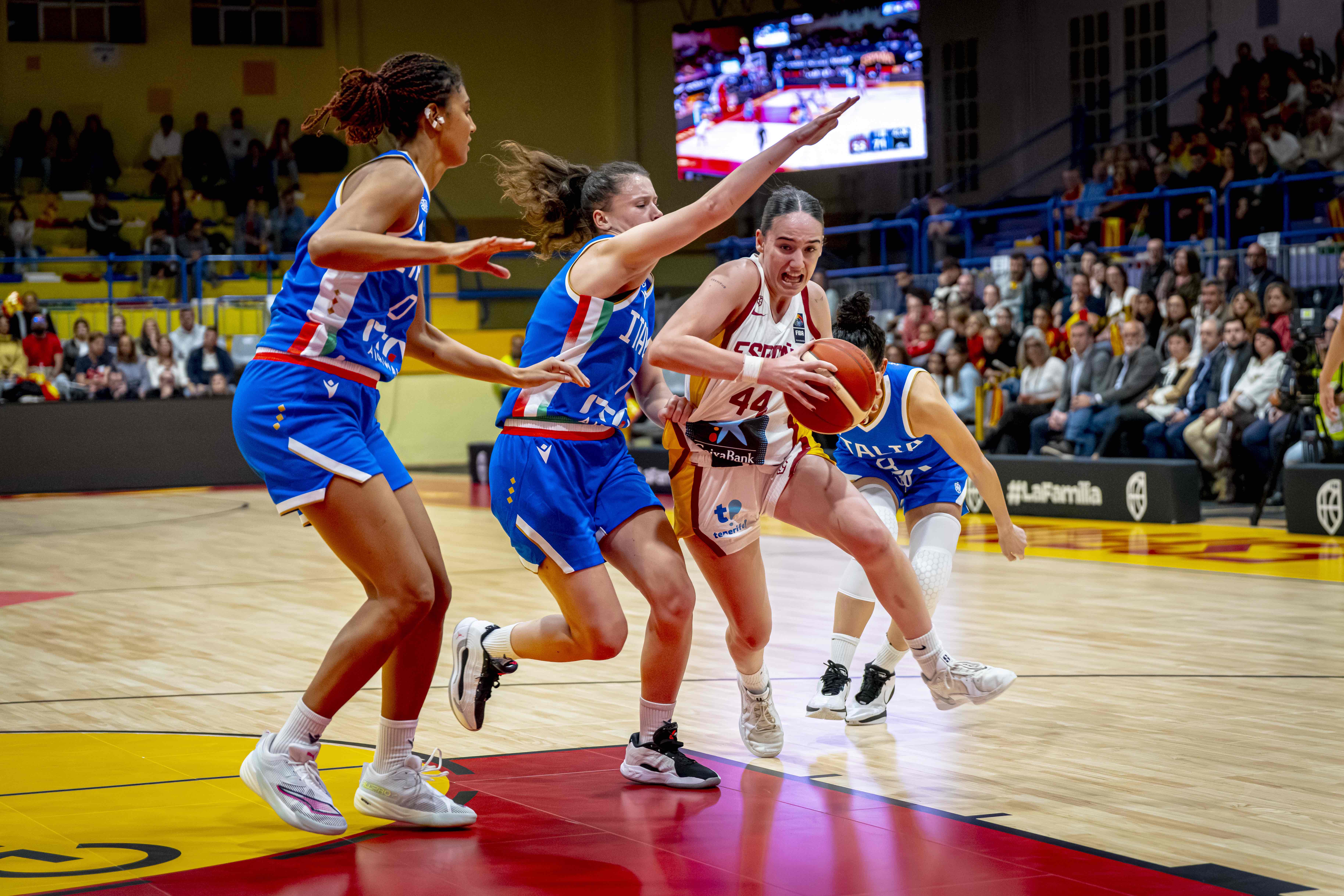 (61-77) La fuerza del público linense no es suficiente para España. Foto: FEB. 